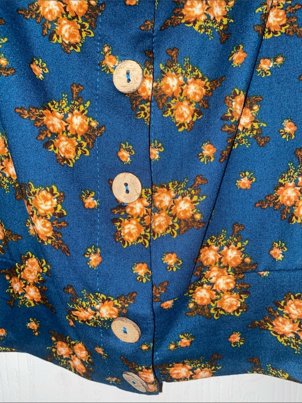 Floral Button-Up Crop Top - Picture 6 of 6